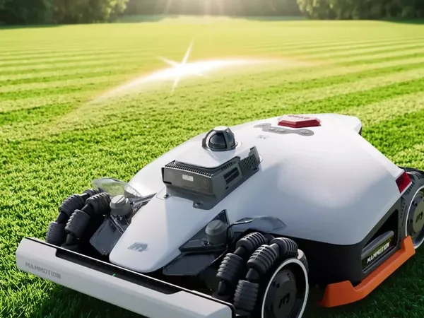 Mammotion LUBA 3 AWD 5000 Robotic Mower — cortadora robot sin cable, fotografía del fabricante tomada al aire libre sobre césped