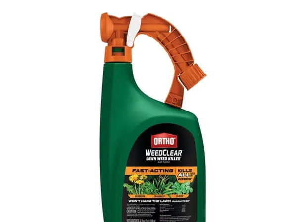 Ortho WeedClear Lawn Weed Killer Ready-to-Spray — fotografía de producto del herbicida selectivo para hoja ancha sobre fondo liso