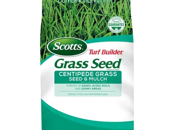 Scotts Turf Builder Centipede Grass Seed & Mulch (5 lb) — fotografía de producto de la semilla de estación cálida con recubrimiento de mantillo sobre fondo liso