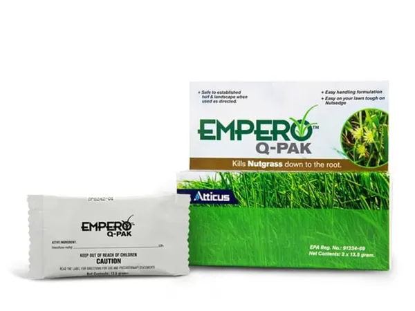 Atticus Empero Nutsedge Killer — fotografía de producto del herbicida contra coquillo sobre fondo liso